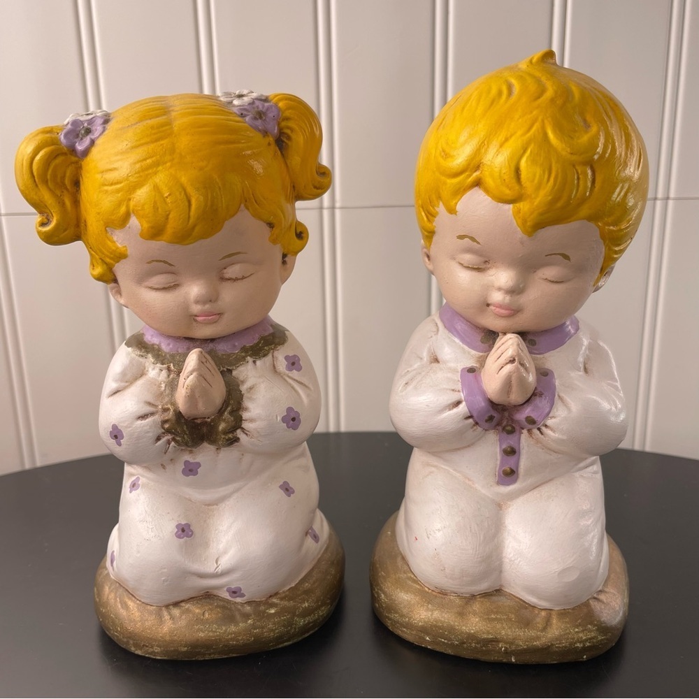 Vintage 1977 Signed Hand painted Figurines Children Boy Girl Kneeling Praying